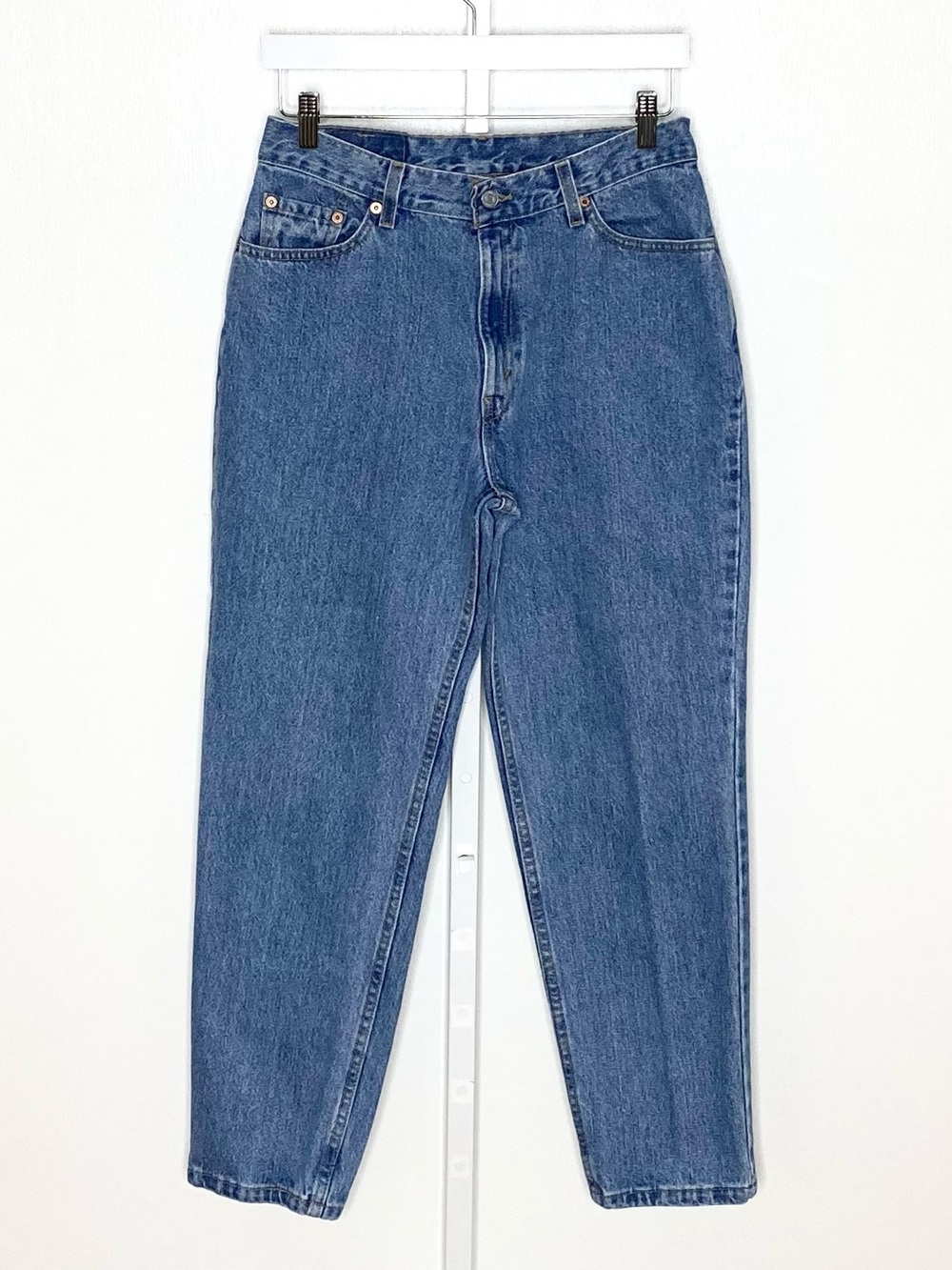 Levi’s | 90s VINTAGE Medium-Wash Made in USA 512 Slim Fit Tapered Leg Jeans